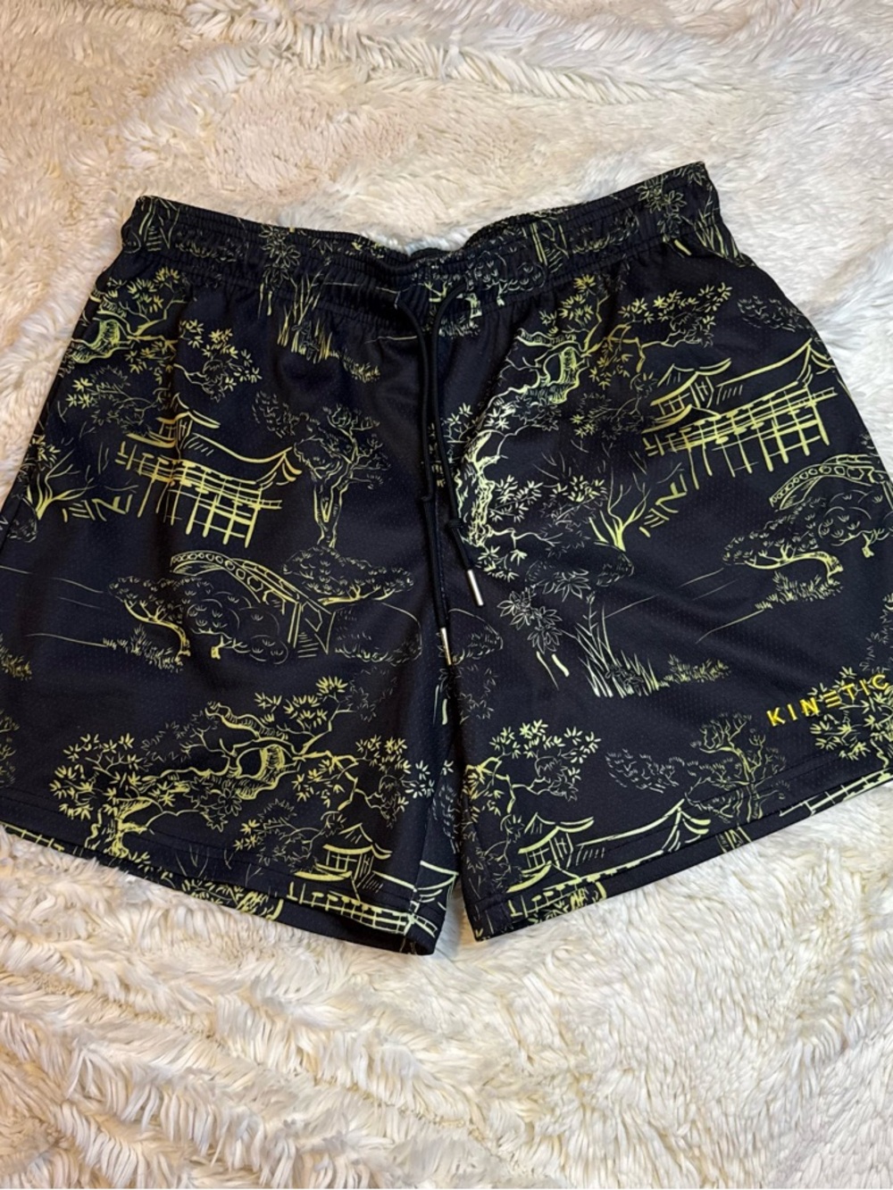 Kinetic kings Men's large Black/Yellow Athletic Shorts 6” inseam no liner